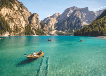 Why Traveling Makes People Happier And More Productive