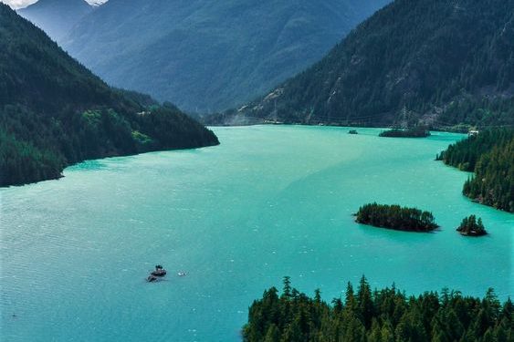 Road-Tripping Through the USA: Must-See Destinations and Hidden Gems