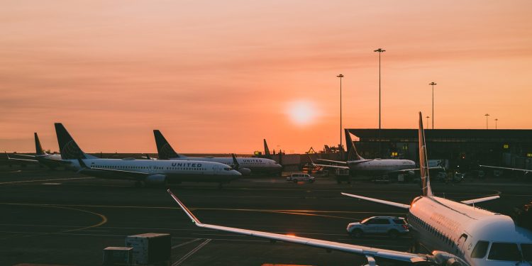 Fly in Style Without Breaking the Bank: Discovering Expedia’s Top Tips for Securing the Best Prices on Flights