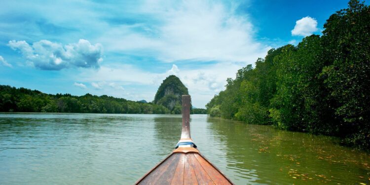 The Dos and Don’ts of Traveling with a Group: Expert Advice for a Memorable Experience