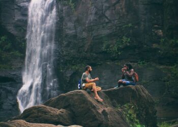 Top 10 Essential Travel Tips for Group Trips
