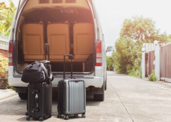 Navigating Group Travel: Tips for a Smooth Journey