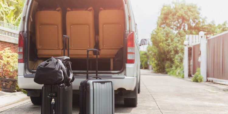 Navigating Group Travel: Tips for a Smooth Journey