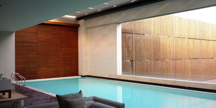 Luxury Hotels vs. Airbnb: Which is the Best Option for Your Travels?